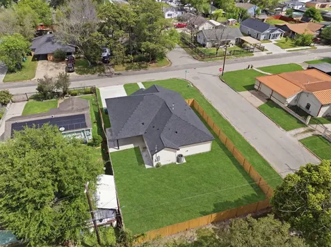 7040 Kinney Street Houston TX 77087