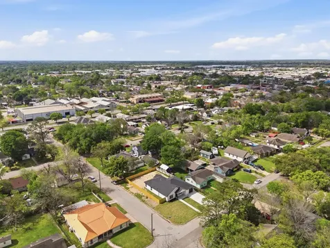 7040 Kinney Street Houston TX 77087