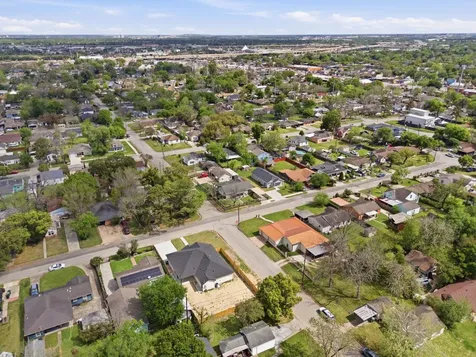 7040 Kinney Street Houston TX 77087