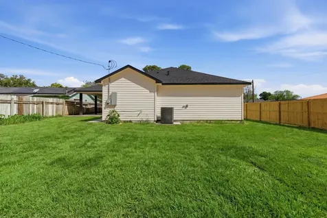 7040 Kinney Street Houston TX 77087