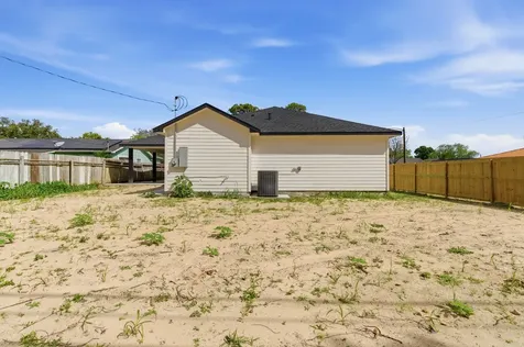 7040 Kinney Street Houston TX 77087