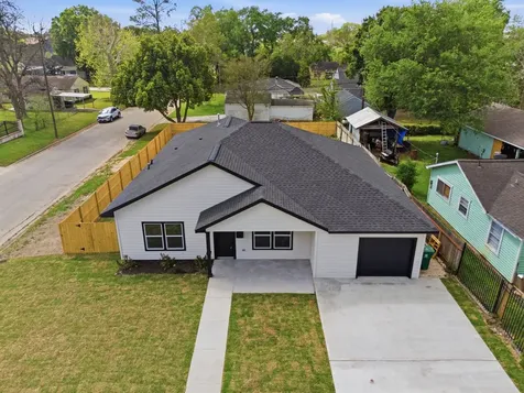 7040 Kinney Street Houston TX 77087
