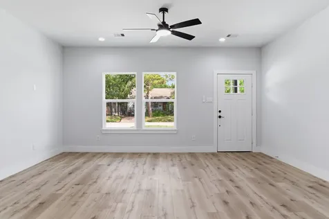 7040 Kinney Street Houston TX 77087
