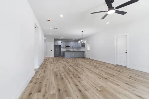 7040 Kinney Street Houston TX 77087