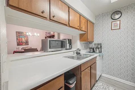 3075 Walnut Bend Lane 28 Houston TX 77042