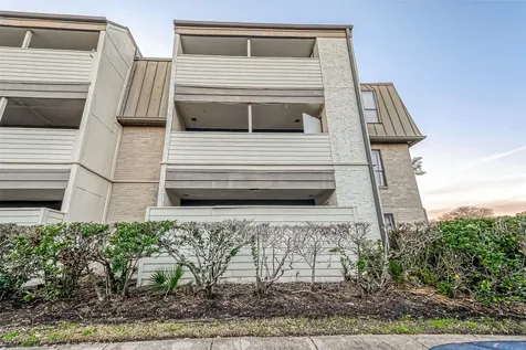3075 Walnut Bend Lane 28 Houston TX 77042