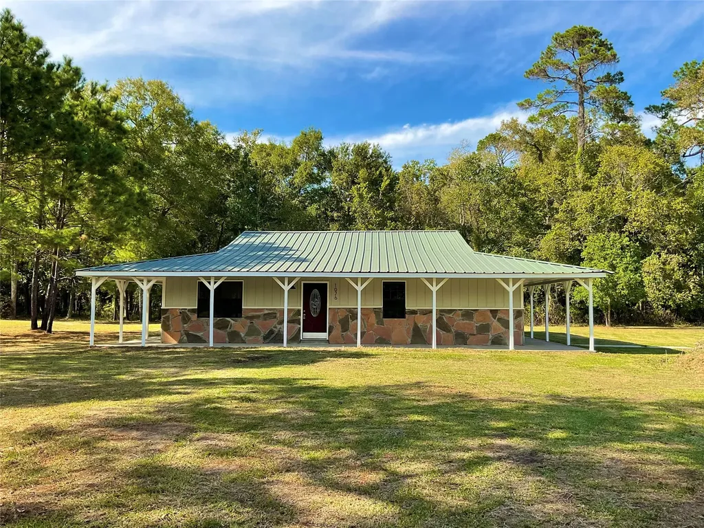 1076 Wallisville Liberty Road Wallisville TX 77597