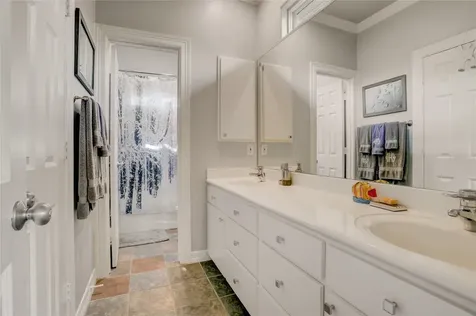 4806 Wedgewood Drive Bellaire TX 77401