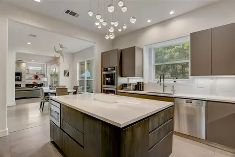 4806 Wedgewood Drive Bellaire TX 77401