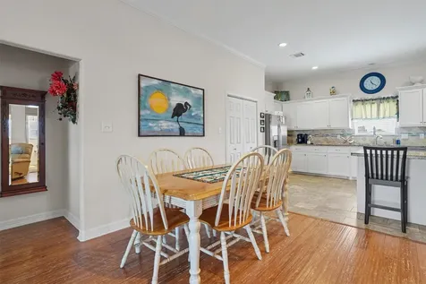437 Pompano Street Bayou Vista TX 77563