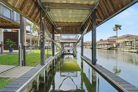 437 Pompano Street Bayou Vista TX 77563
