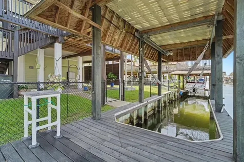 437 Pompano Street Bayou Vista TX 77563