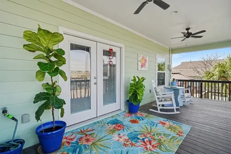 437 Pompano Street Bayou Vista TX 77563