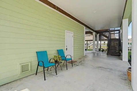 437 Pompano Street Bayou Vista TX 77563