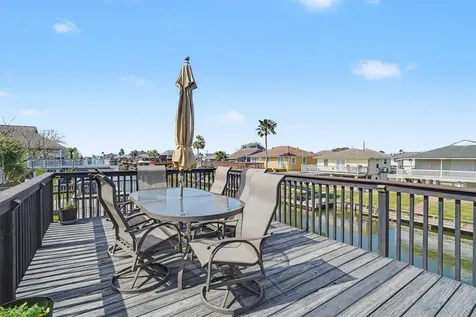437 Pompano Street Bayou Vista TX 77563