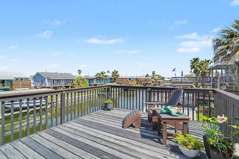 437 Pompano Street Bayou Vista TX 77563