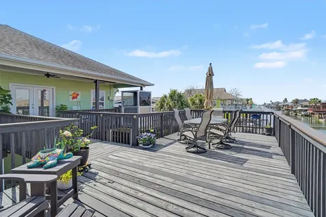 437 Pompano Street Bayou Vista TX 77563