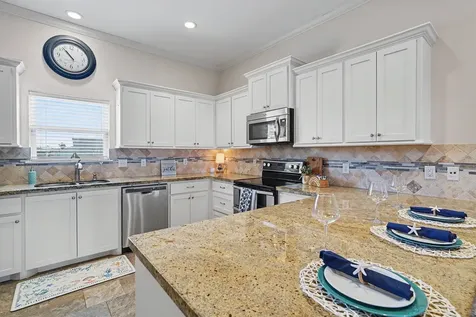 437 Pompano Street Bayou Vista TX 77563