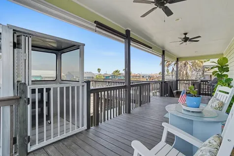 437 Pompano Street Bayou Vista TX 77563