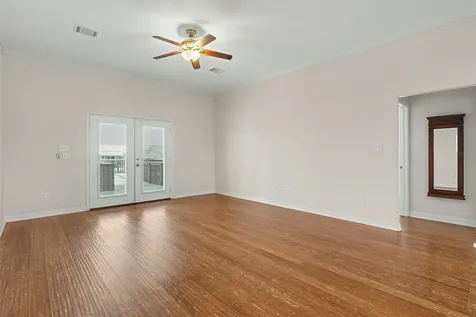 437 Pompano Street Bayou Vista TX 77563