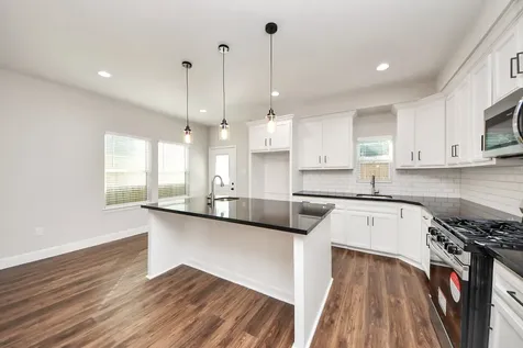 6910 J W Peavy Drive Houston TX 77011