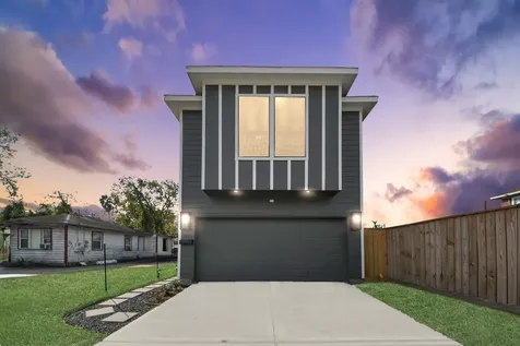 6910 J W Peavy Drive Houston TX 77011
