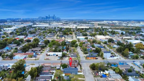 6910 J W Peavy Drive Houston TX 77011
