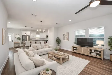 6910 J W Peavy Drive Houston TX 77011
