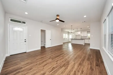 6910 J W Peavy Drive Houston TX 77011