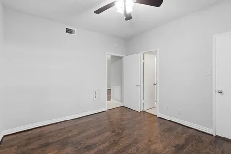 2626 Holly Hall 715 Houston TX 77054