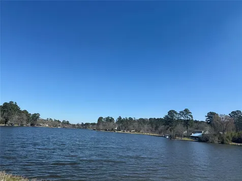 202 Sunset Lake Road Huntsville TX 77340