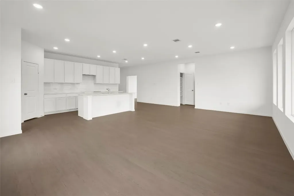 201 Orchard Cove Snook TX 77879