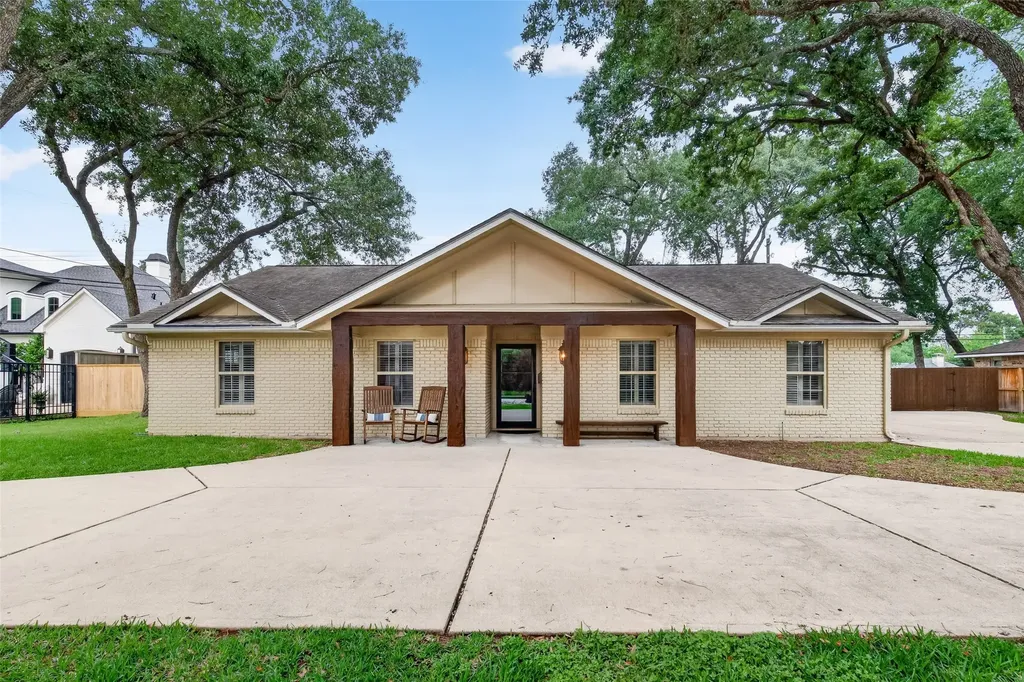 341 W Gaywood Drive Houston TX 77079