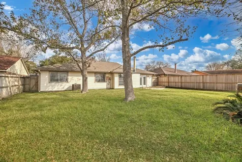 7515 Shoshone Drive Baytown TX 77521