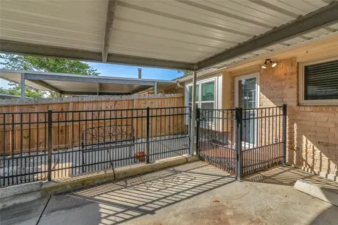 3876 Laura Leigh Drive Friendswood TX 77546