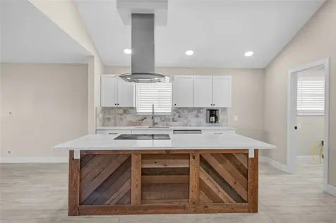 9402 Val Verde Street Houston TX 77063