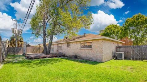 9402 Val Verde Street Houston TX 77063