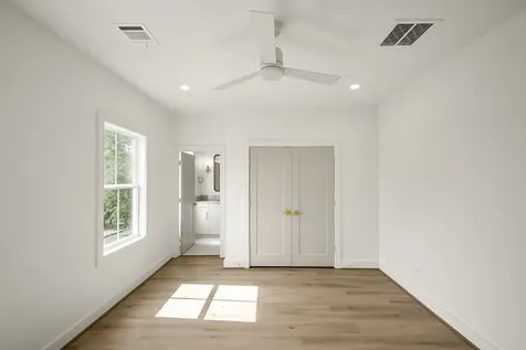 1109 Tabor Street Houston TX 77009