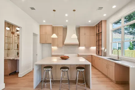 1109 Tabor Street Houston TX 77009