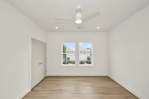 1109 Tabor Street Houston TX 77009