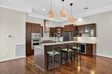 4608 Nett Street C Houston TX 77007