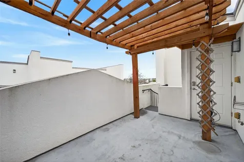 4608 Nett Street C Houston TX 77007