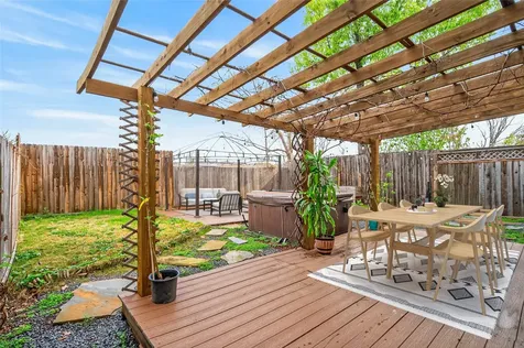 4608 Nett Street C Houston TX 77007