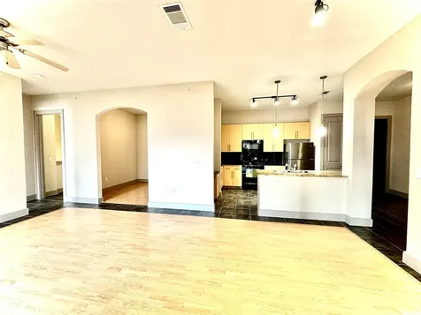 3660 Richmond Avenue 309 Houston TX 77046