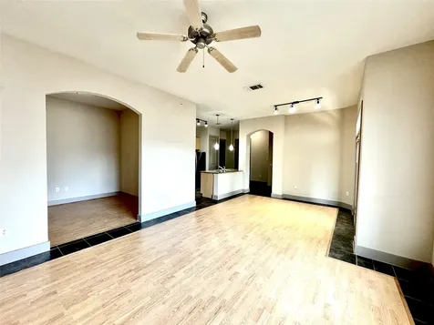 3660 Richmond Avenue 309 Houston TX 77046