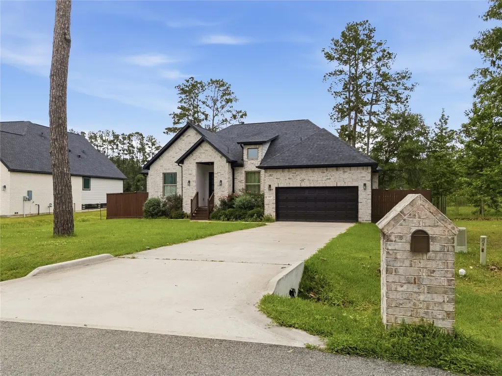 1002 Four Fountains Street New Caney TX 77357
