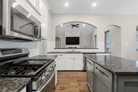 1002 Four Fountains Street New Caney TX 77357
