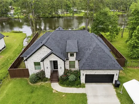 1002 Four Fountains Street New Caney TX 77357