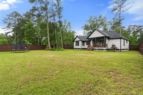 1002 Four Fountains Street New Caney TX 77357