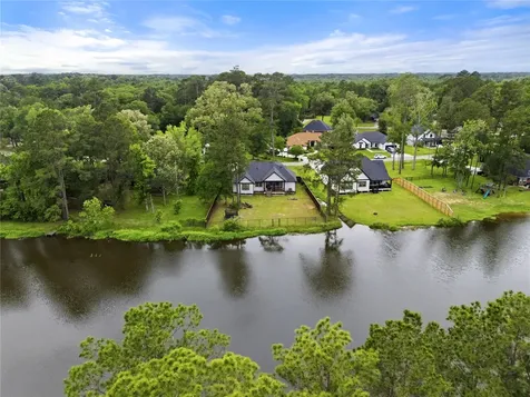 1002 Four Fountains Street New Caney TX 77357